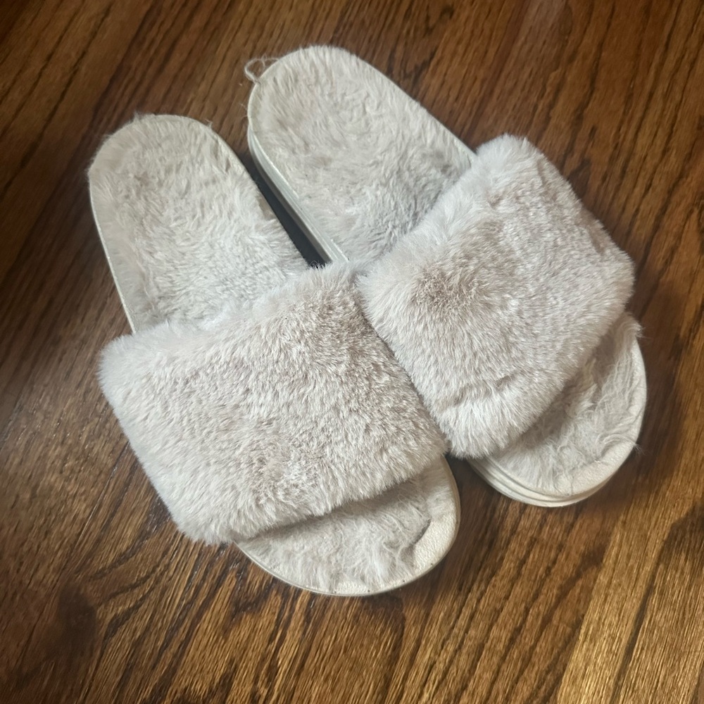 Marshalls Cream Fuzzy Slippers